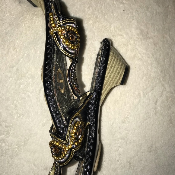 Gorgeous sandals I only tried on - Picture 4 of 5